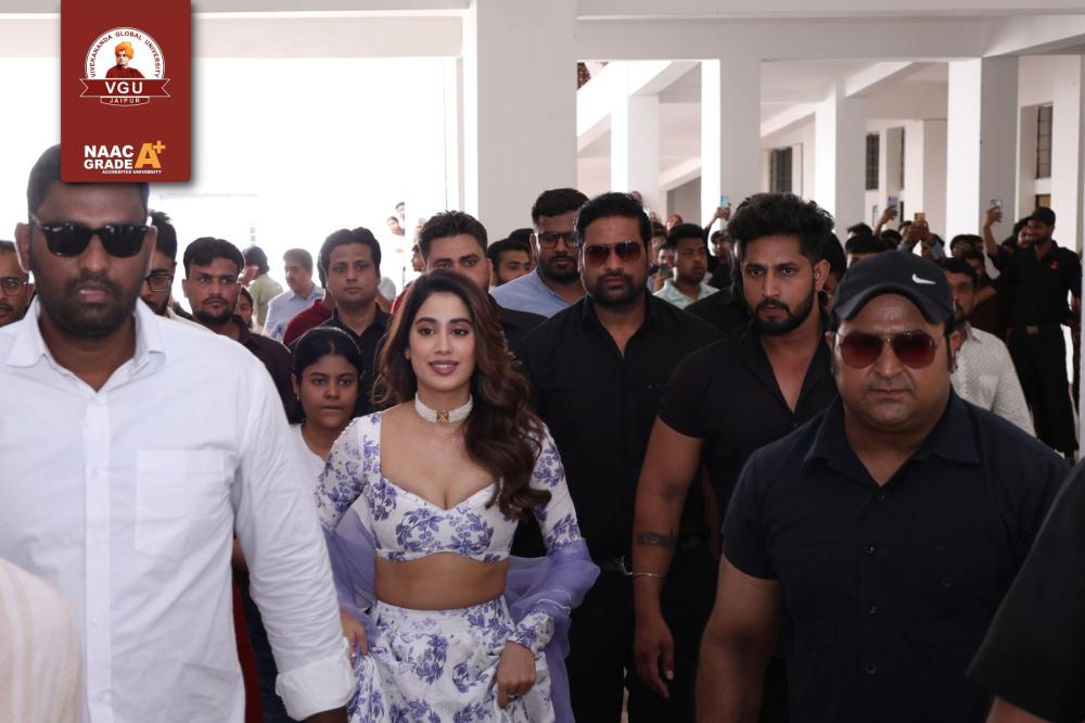 janhvi-kapoor-was-here-at-vivekananda-global-university-more-than-1000-enthusiastic-students-made-it-an-unforgettable-experience